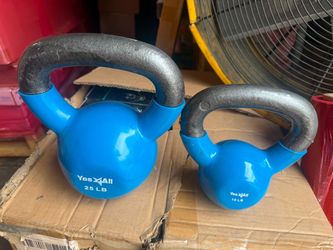 Brand new set of Kettlebells (1) 10 lb. (1) 25 lb. NEW IN BOX