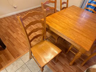 Dining room table