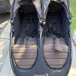 Double stroller Baby Jogger