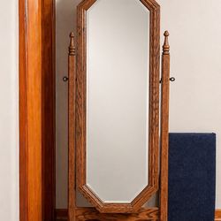Solid Oak Standing Cheval Mirror – Beveled Glass – Excellent Condition