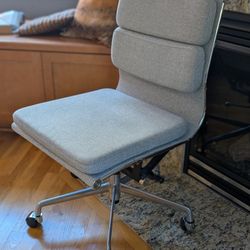 Office Desk Chair - Laura Davidson Soho II Management Chair 