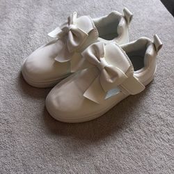 White Girl bow shoes