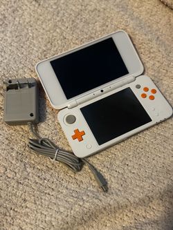 Nintendo 2DS XL White and Orange with Charger