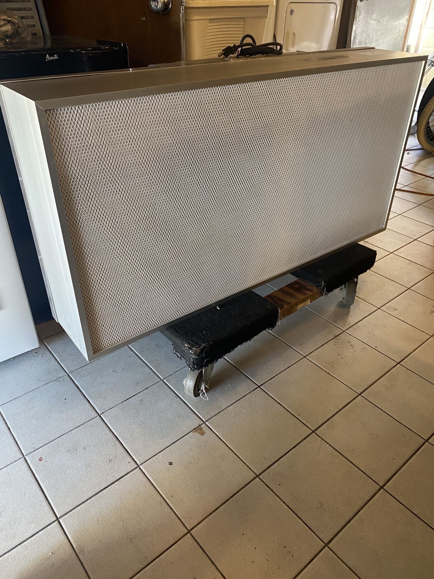4’ x 2’ Laminar Flow Hood / FFU
