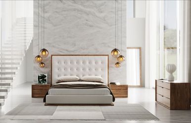 Bedroom Set 4 Pc Queen Size Platform Bed , White Vegan Leather, Walnut wood finish. New Especial price