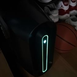 Alienware Aurora Black Gaming Desktop computer