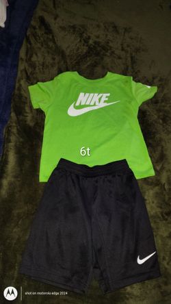 Nike Kids 2-Piece T-Shirt and Shorts Set 6T