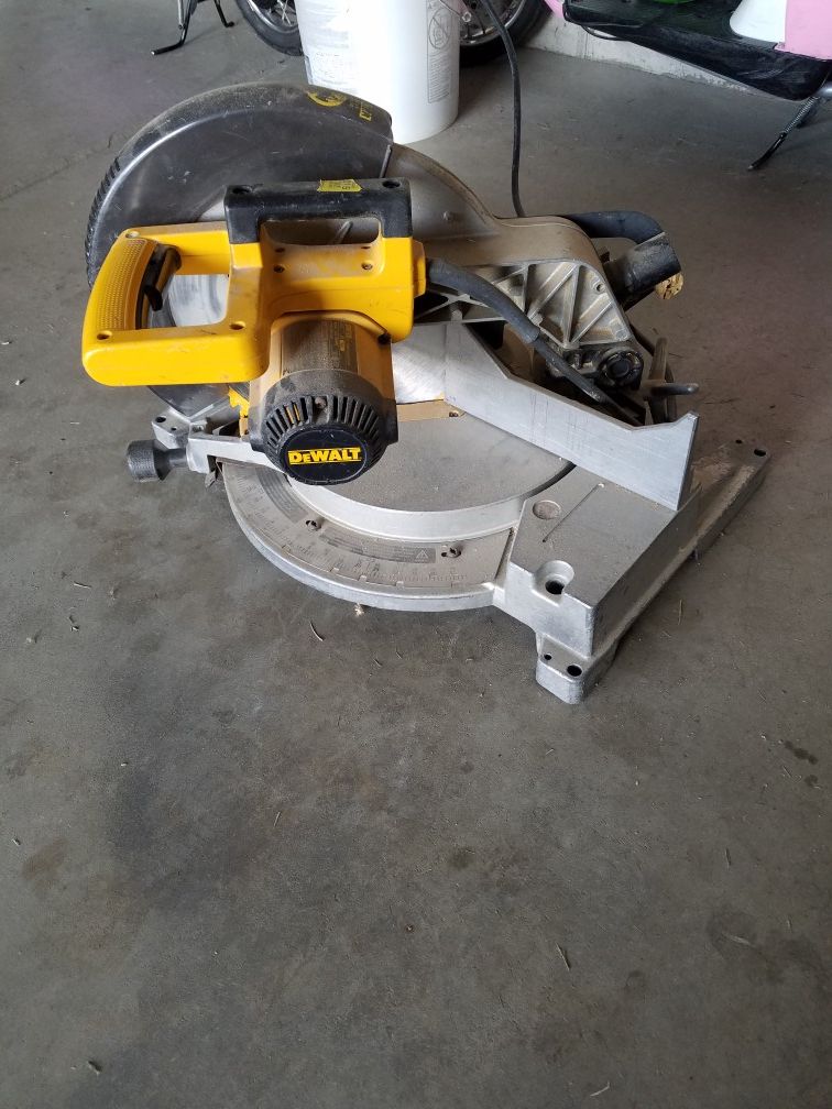 DeWalt 12 inch miter saw