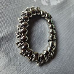 Skull Bracelet STRETCHES stainless Steel Stewart&Nellis Pick Up 