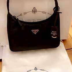 Prada Nylon Re-Edition 2000 bag 