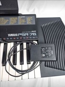 Yamaha PSR-76 Electronic Keyboard with Power Adapter