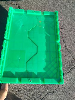 Storage containers