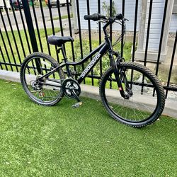 DIAMONDBACK OCTANE MOUNTAIN BIKE 24” Wheels