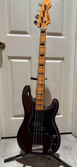Squier Classic Vibe 70s Precision Bass, Walnut, Maple Fingerboard