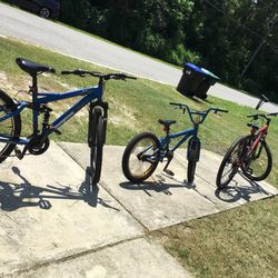 3 mountain bikes