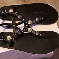 Wild Pair Earheart Thong Flat Sandals