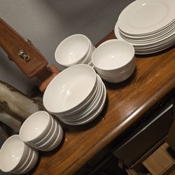 Mikasa Bone China - Dinerware Set