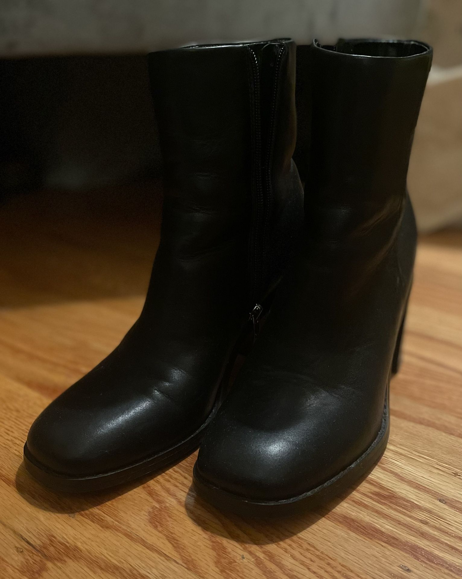 Mark Fisher Black 8.5 Women’s Leather Boots With Heel
