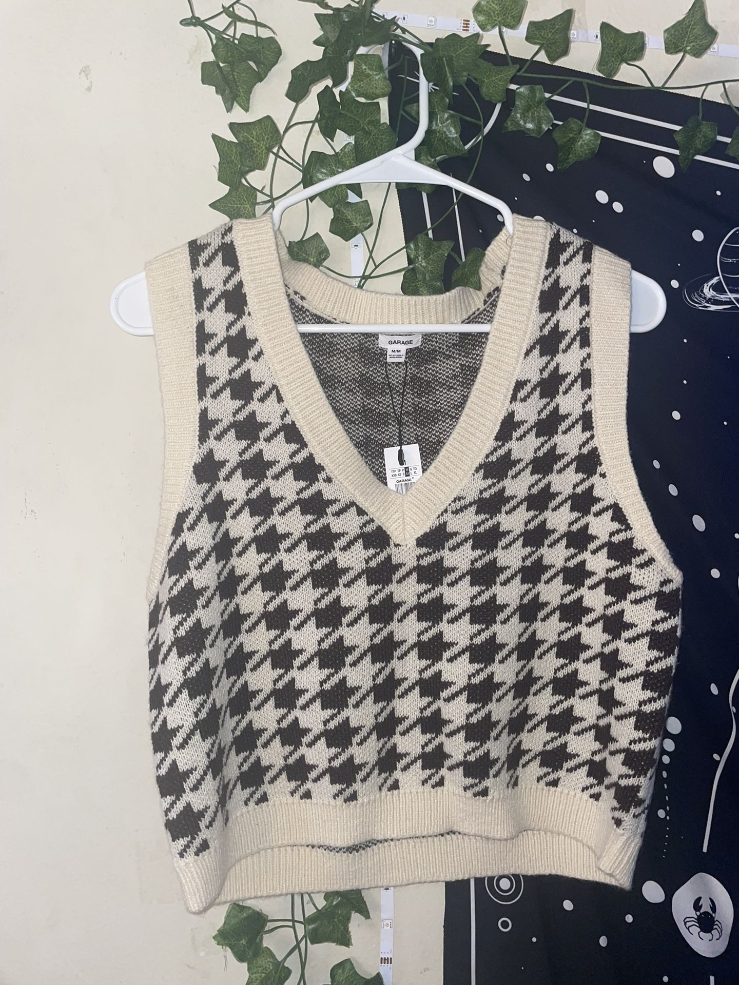 Garage Cropped Sweater Vest 