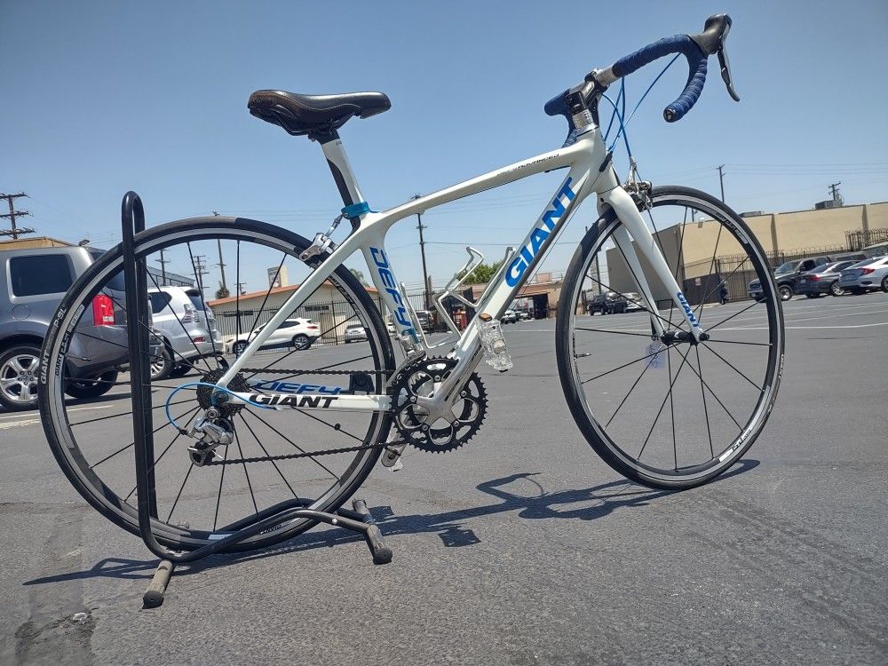 Giant Road Bike Full Carbon Fiber XS 47cm