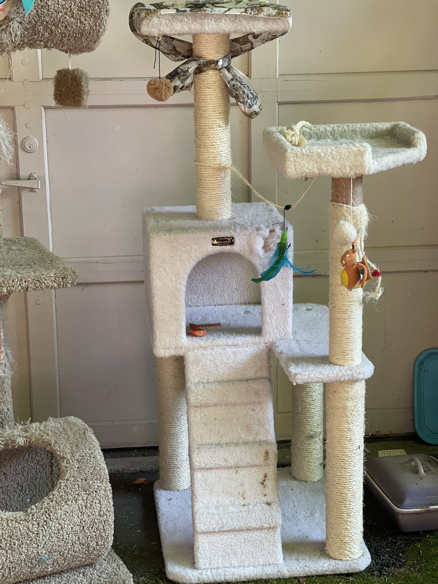 Cat Tree Jungle Gym Kitty Castle Cat Pickup Today!! Deals Offers Discount Climb Kitten Playground (2)   Need gone today!! Accepting offers!!   Near th