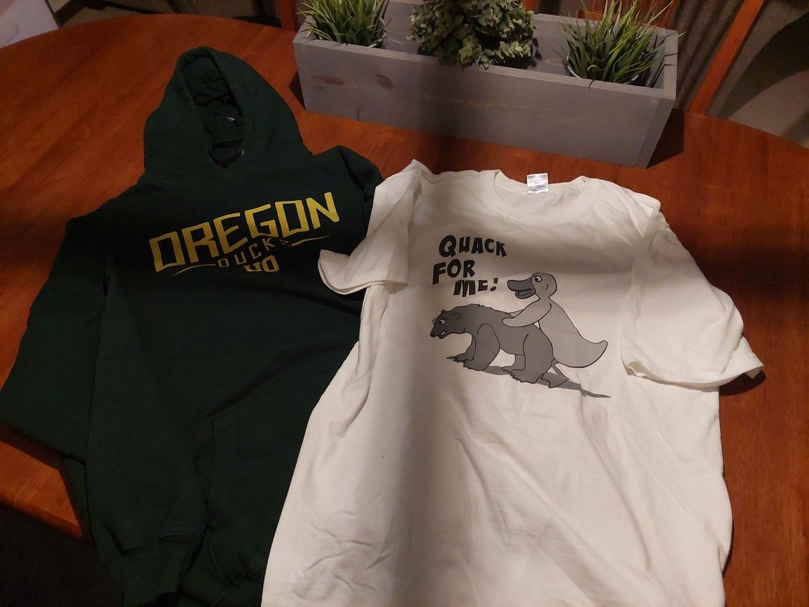 Oregon Duck Sweatshirt And T-shirt