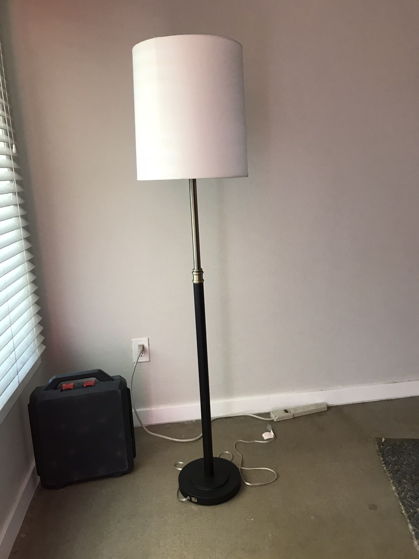 Floor lamp