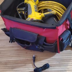20 V Dewalt Drill With A Charger 