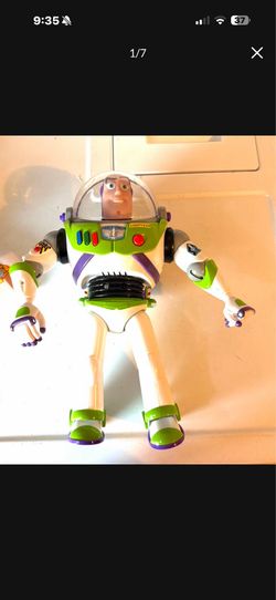 Great Condition Working Buzz Lightyear Lights Flashing Makes Talking Sounds When You Press The Button