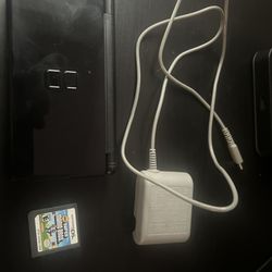 Nintendo Ds Lite With Charger And Stylus 