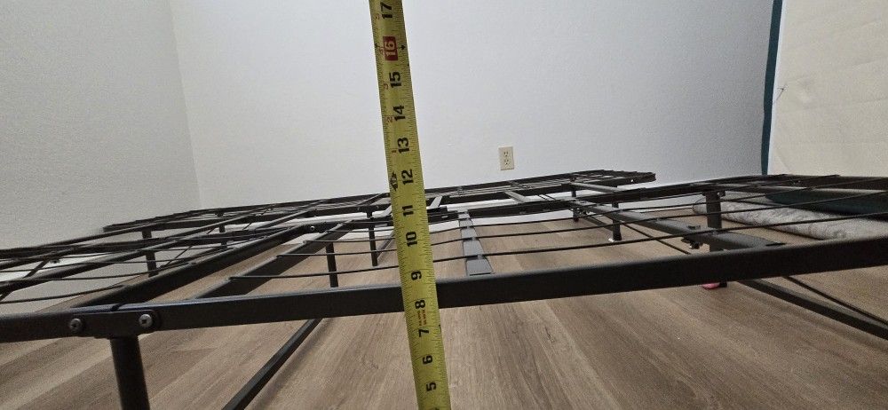 Foldable Bed Frame - Queen Bed