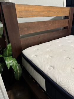 Queen Bed