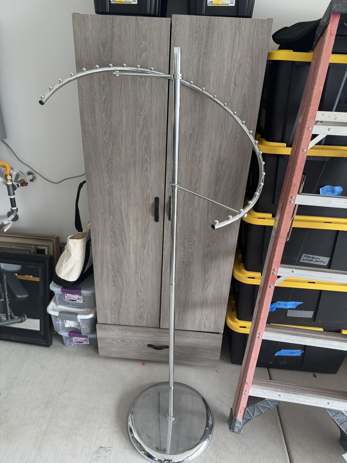 Clothing Fixture For Retail