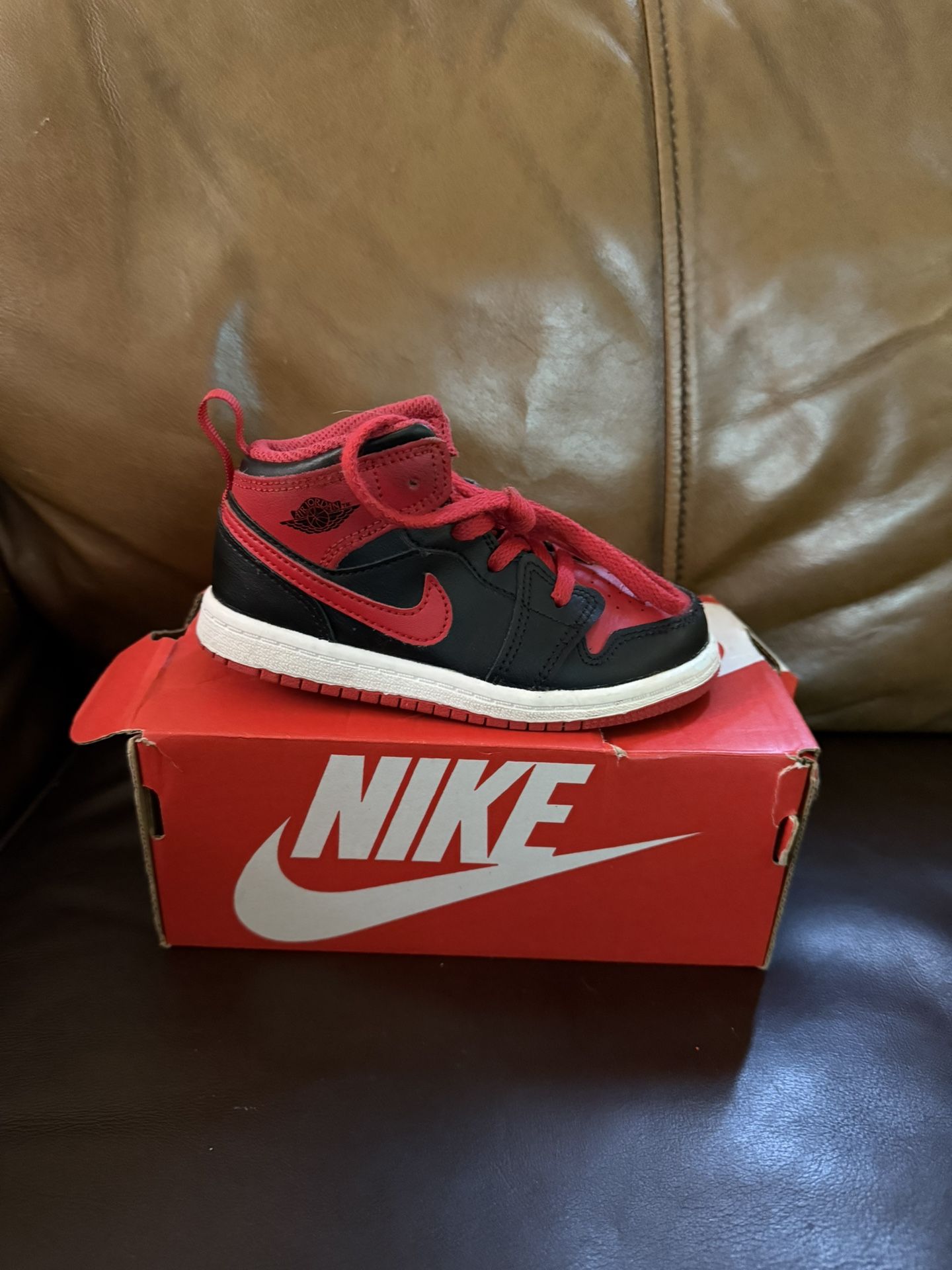 NIKE AIR JORDAN