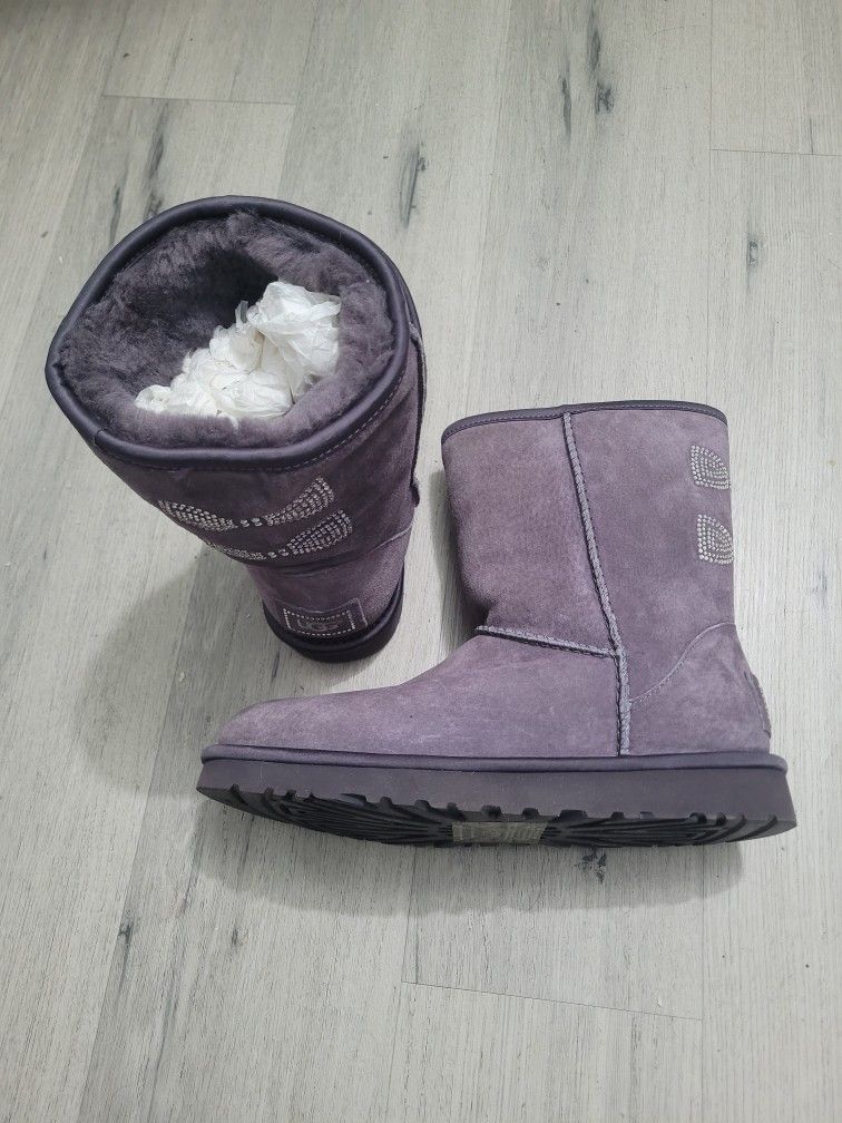 2 Pair Brand NEW and Rare $160 Uggs Size 7 Ugg Rhinestone Only $40 For Uggs A PIECE 🤯