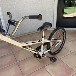 Trek MT 201 Mountain Train pull behind attachment for kids