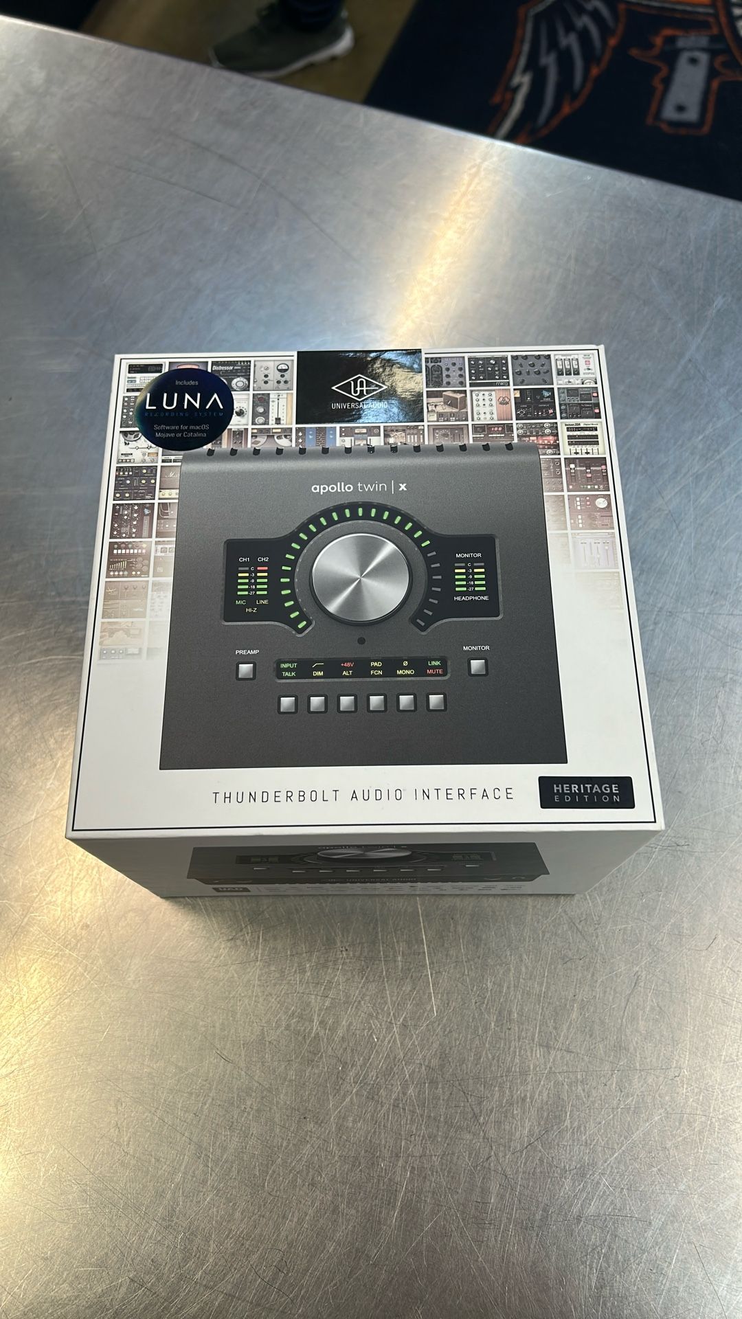 Thunder, audio, interface, heritage edition, like new with box no cable, Apollo twin X