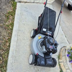 Murray 22in 140cc Self Propelled brand new nuevo