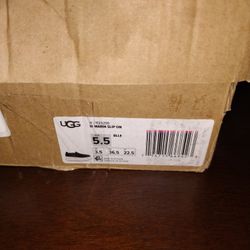 UGGs Size 5.5