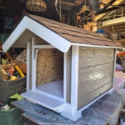 New Dog House Small $80 Firm Located In Colton