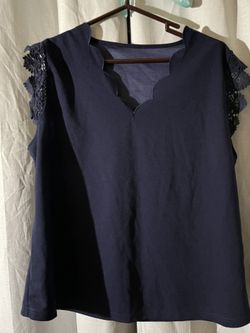 Women’s Size XL Navy Blue Tank Top With Lace Trim 