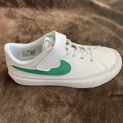 Nike Court Legacy Stadium Green 