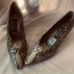 Ladies shoes