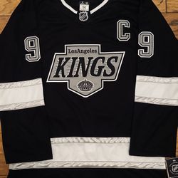 $65 Black Los Angeles kings Wayne Gretzky  Or Kopitar new hockey jersey  DM size please