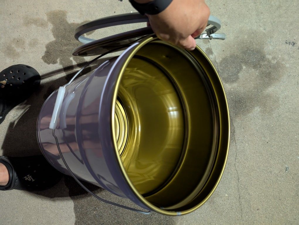 5 Gallon Metal Bucket