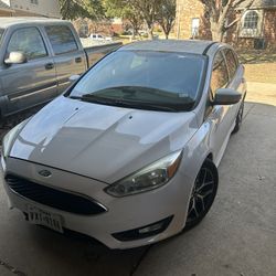 2015 Ford Focus Se Hatchback