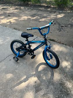 16-inch Dynacraft Suspect in blue, ideal for children aged 5 to 7.