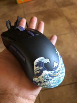 Rgb black wired mouse.