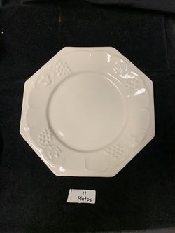10 - Vintage Special edition Octagon Grape design plates in mint condition