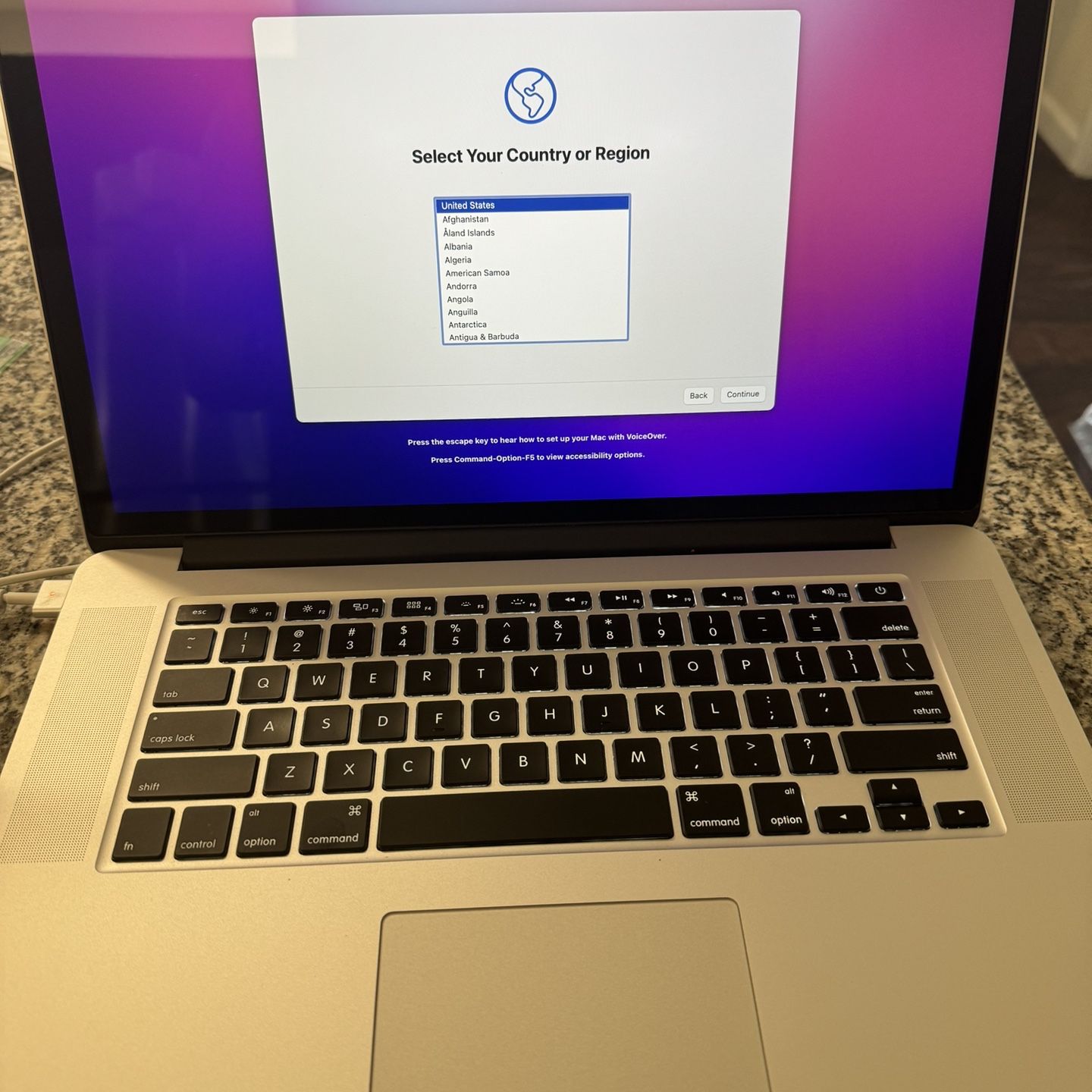 Apple MacBook Pro (Retina, 15 Inch, Mid 2015) Model A1398 1 TB
